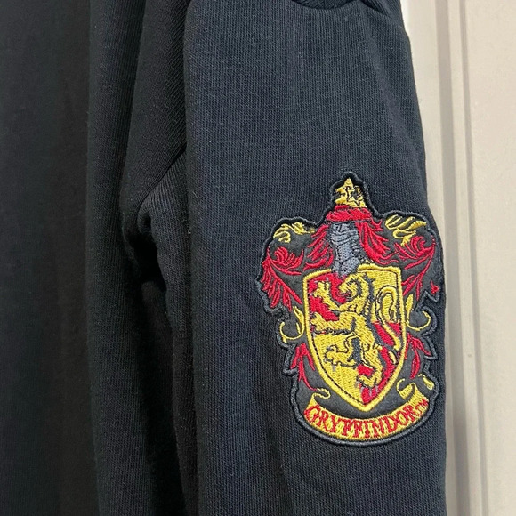 Hot Topic Harry Potter Chevron Gryffindor Black Sweatshirt. Size Medium. NWT. - Picture 9 of 15